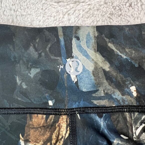 Lululemon Rare Wanderlust Leggings Wander Onder Pant Sz 4 Compass Seawheeze Logo - Picture 9 of 10